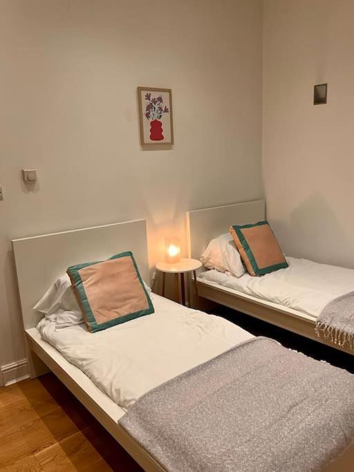 Magical Church Conversion In Watford Watford  Ngoại thất bức ảnh